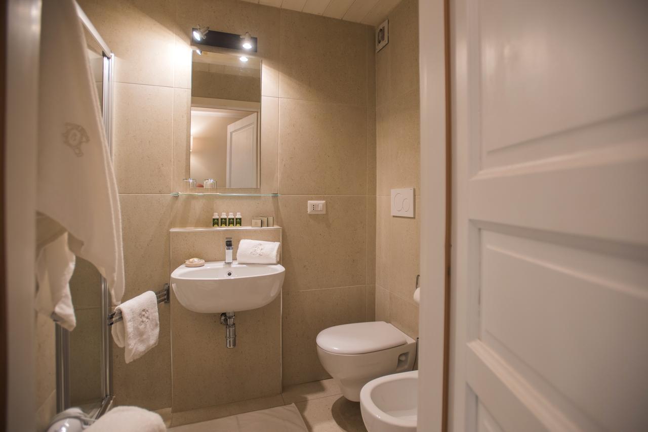 Palazzo Belsanti Bed & Breakfast Лече Екстериор снимка
