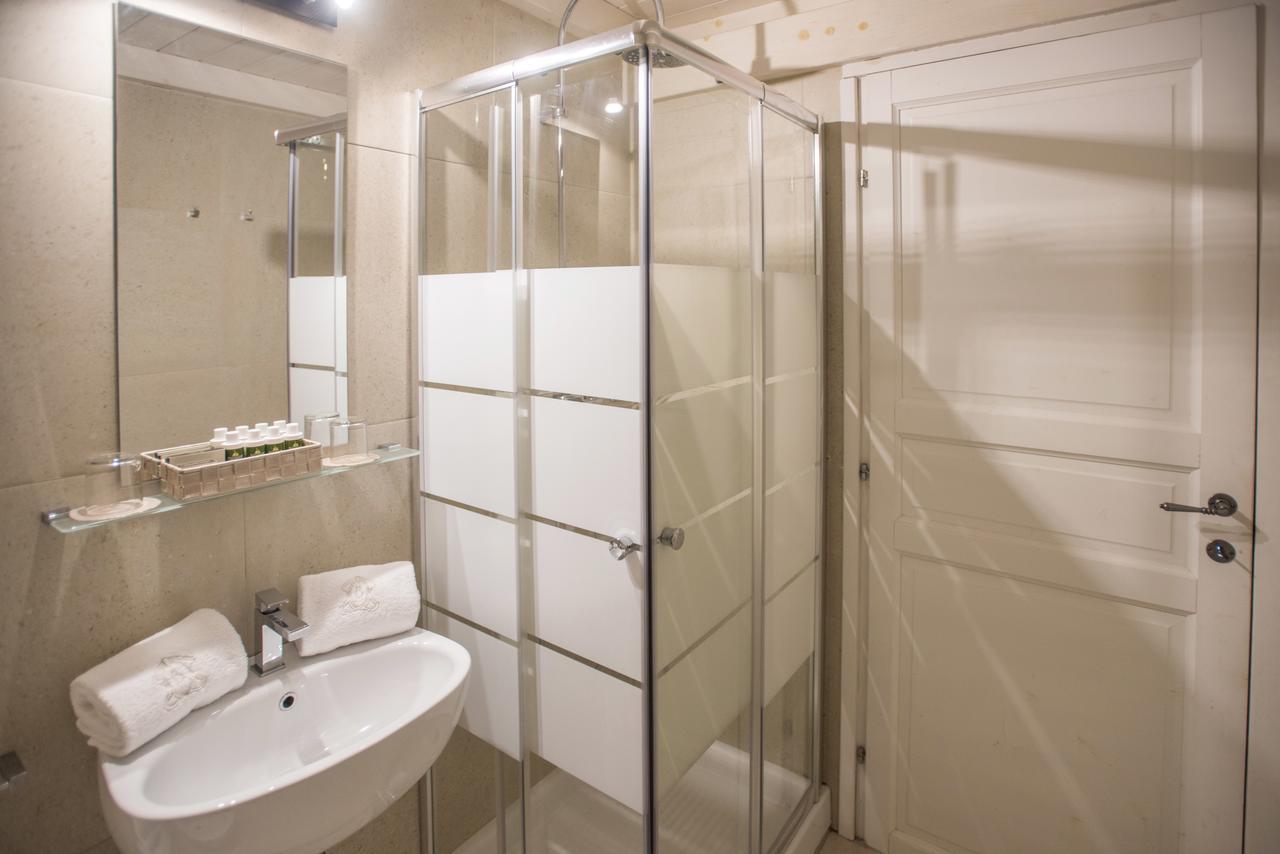 Palazzo Belsanti Bed & Breakfast Лече Екстериор снимка