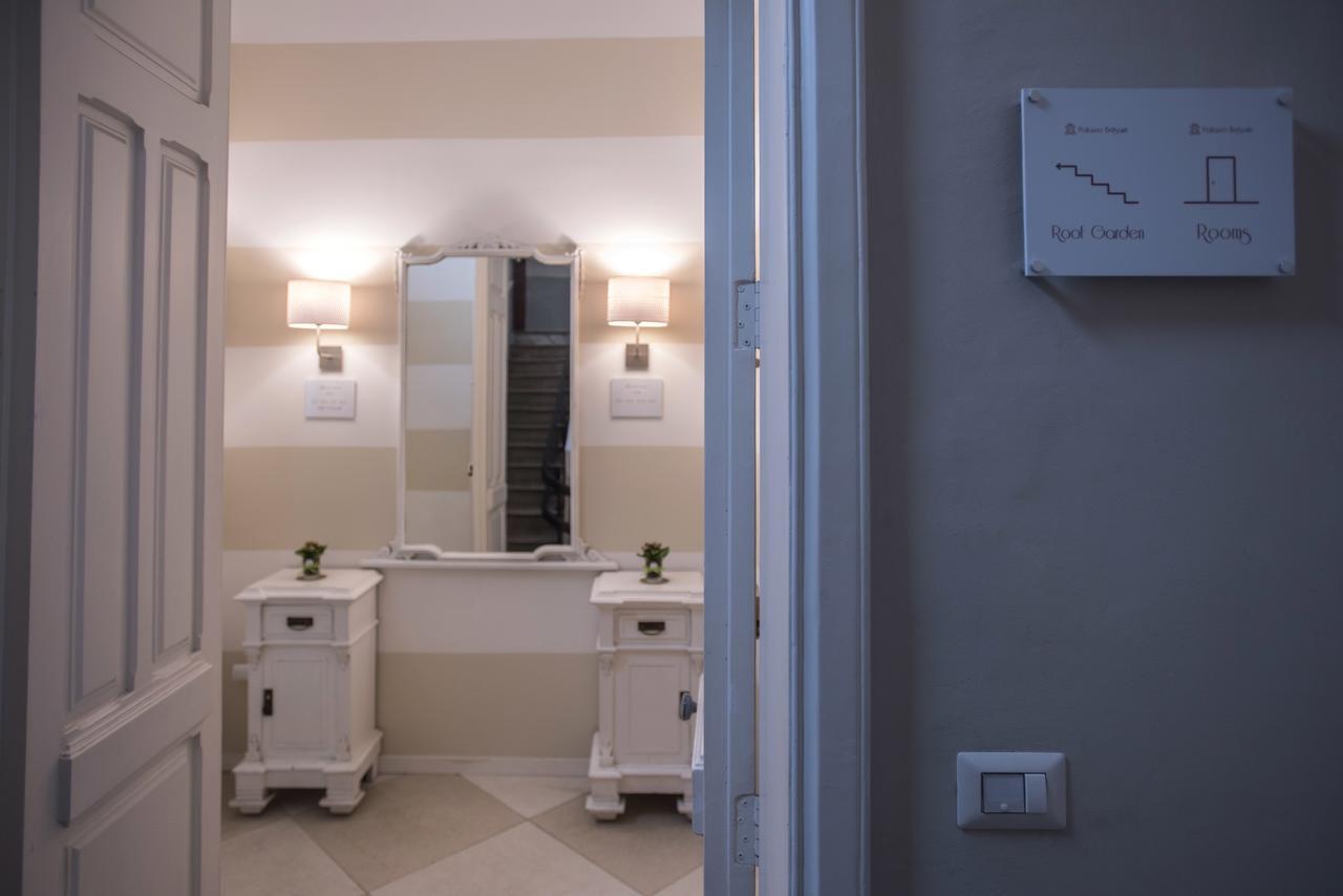 Palazzo Belsanti Bed & Breakfast Лече Екстериор снимка